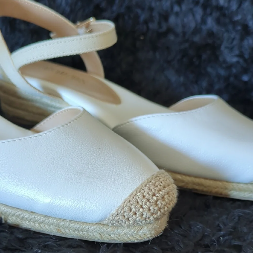 Dream Pairs White and Tan Espadrille Wedge Sandals